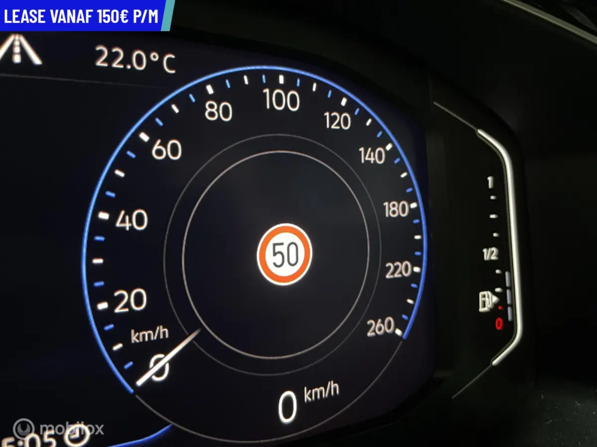 1.0 TSI R-LINE DSG NACI CRUISE CARPLAY LED XENON VEEL OPTIES 7100km!! IQ Light LED