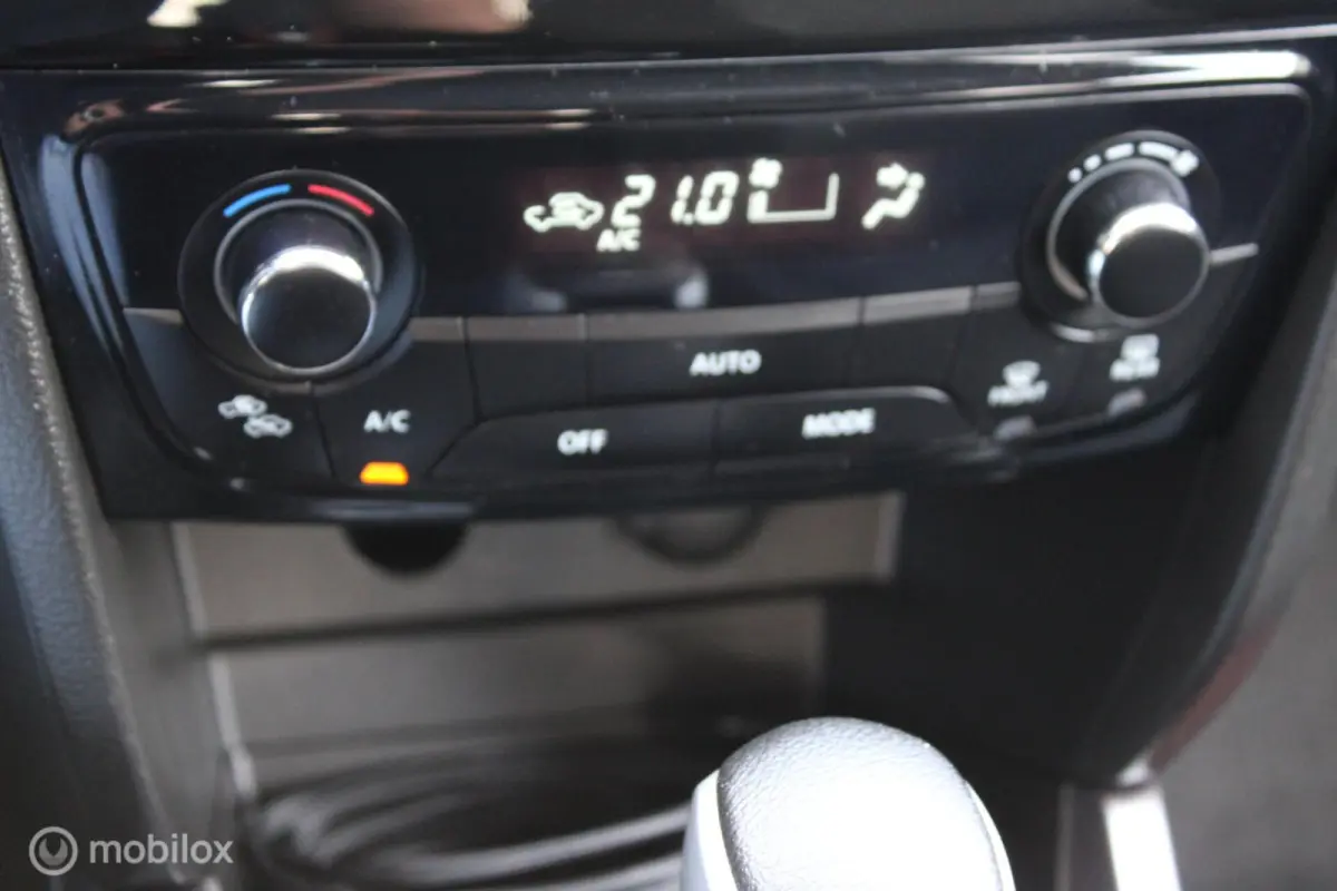 1.0 Boosterjet Select Automaat, Donker glas, Navigatie, App connect, Cruise, Clima, Pdc + Camera, Wit metallic