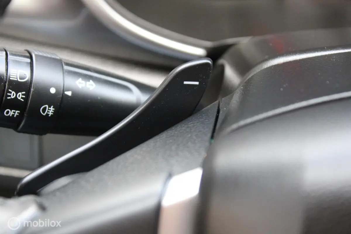 1.0 Boosterjet Select Automaat, Donker glas, Navigatie, App connect, Cruise, Clima, Pdc + Camera, Wit metallic