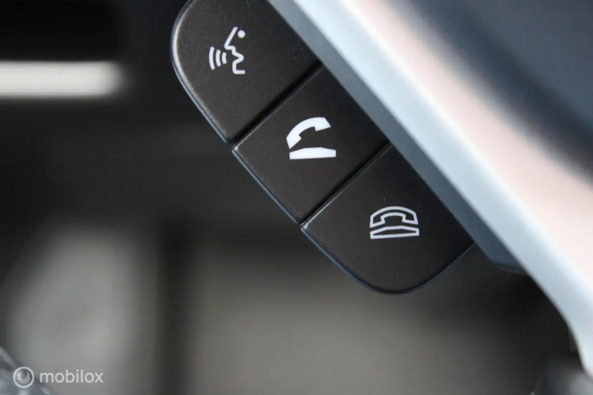 1.0 Boosterjet Select Automaat, Donker glas, Navigatie, App connect, Cruise, Clima, Pdc + Camera, Wit metallic