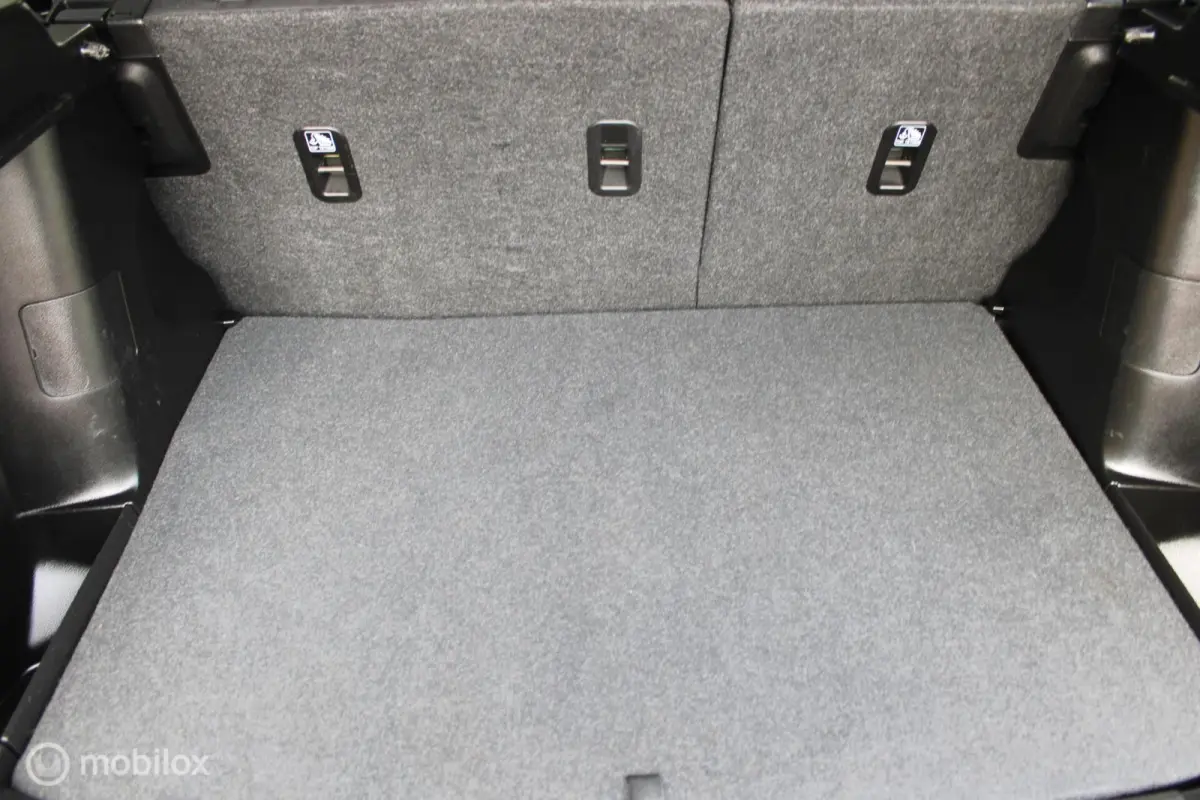 1.0 Boosterjet Select Automaat, Donker glas, Navigatie, App connect, Cruise, Clima, Pdc + Camera, Wit metallic