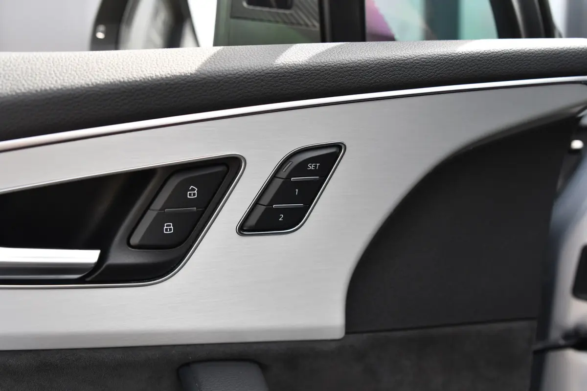55 TFSI e quattro S-Line, SQ7 look, Sterrenhemel, B&O, Memory, Pano!