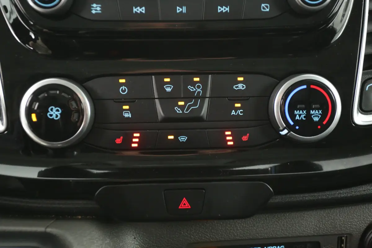 2.0 TDCI L2H1 Sport 185PK | Automaat | Airco | Camera | Cruise | 3 Zits | Carplay | Parkeersens.