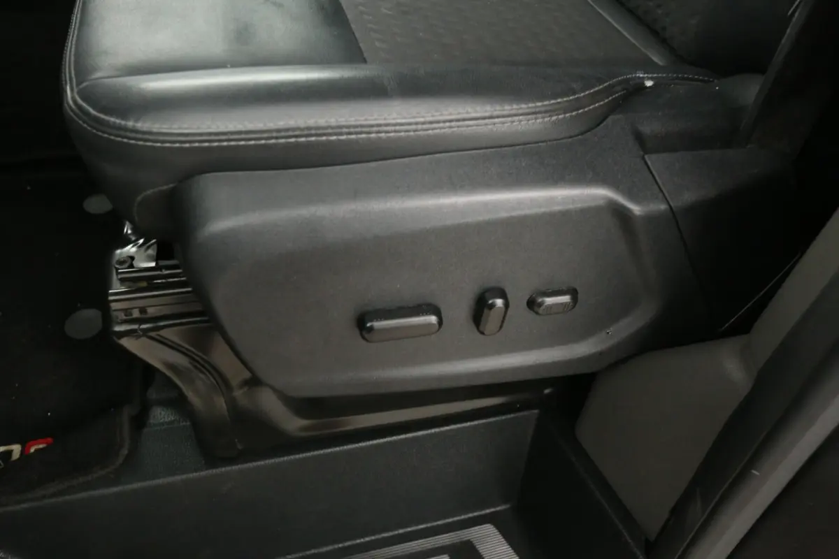 2.0 TDCI L2H1 Sport 185PK | Automaat | Airco | Camera | Cruise | 3 Zits | Carplay | Parkeersens.