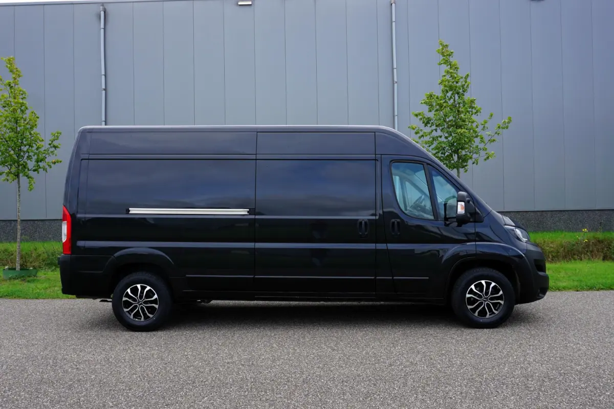 335 2.2 BlueHDi 140 L3H2 Premium in Topstaat |1e eigenaar |Camera |Cruise |Navi |Airco |Metallic |3500 KG |EURO6D |BPM voordeel! |Lage km-stand