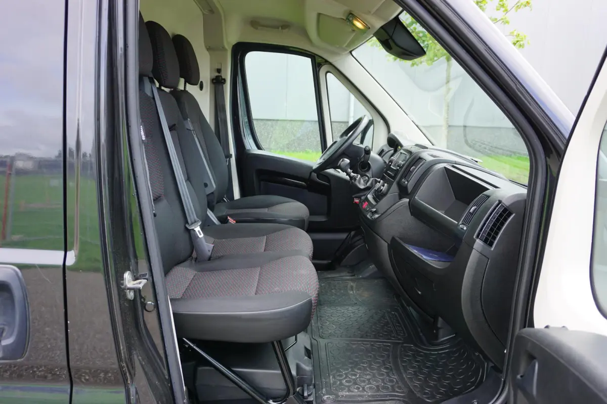 335 2.2 BlueHDi 140 L3H2 Premium in Topstaat |1e eigenaar |Camera |Cruise |Navi |Airco |Metallic |3500 KG |EURO6D |BPM voordeel! |Lage km-stand