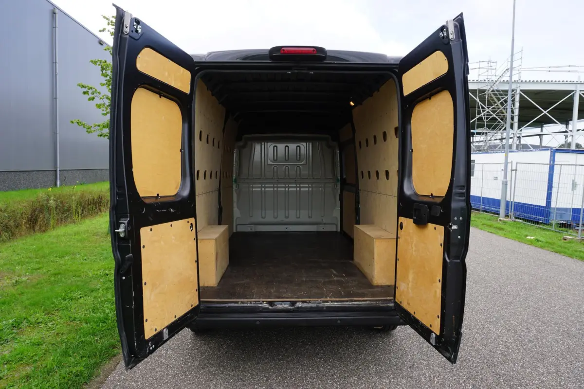335 2.2 BlueHDi 140 L3H2 Premium in Topstaat |1e eigenaar |Camera |Cruise |Navi |Airco |Metallic |3500 KG |EURO6D |BPM voordeel! |Lage km-stand