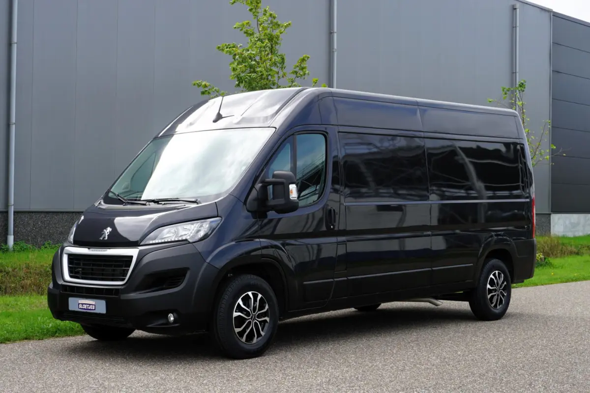 335 2.2 BlueHDi 140 L3H2 Premium in Topstaat |1e eigenaar |Camera |Cruise |Navi |Airco |Metallic |3500 KG |EURO6D |BPM voordeel! |Lage km-stand