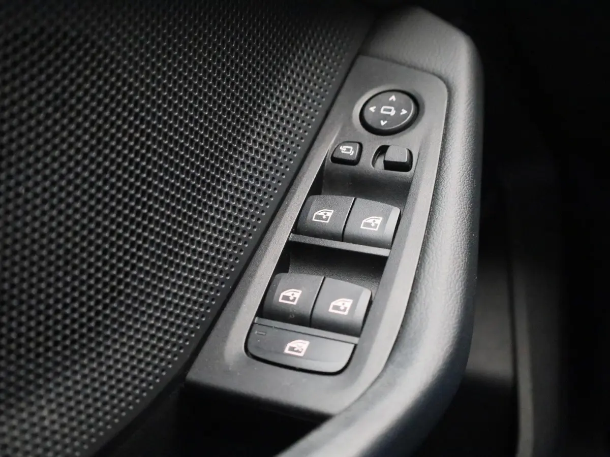 116i Business Edition | Cruise Control | Climate Control | Keyless | Virtual Cockpit | Apple Carplay/Android Auto |