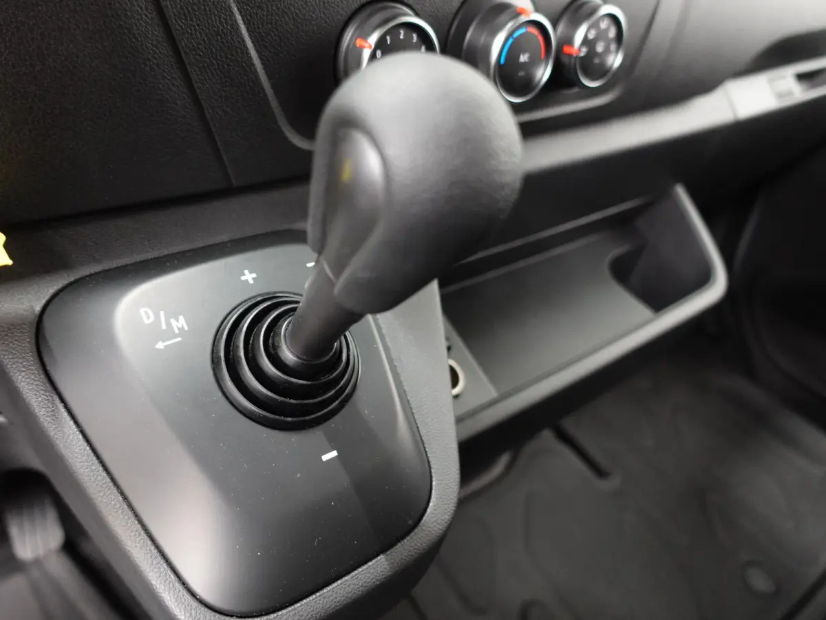 T35 150PK L2H2 Energy Work Edition Automaat Airco Cruise Camera Navi Parkeersensoren Trekhaak