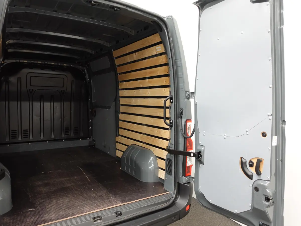 T35 150PK L2H2 Energy Work Edition Automaat Airco Cruise Camera Navi Parkeersensoren Trekhaak