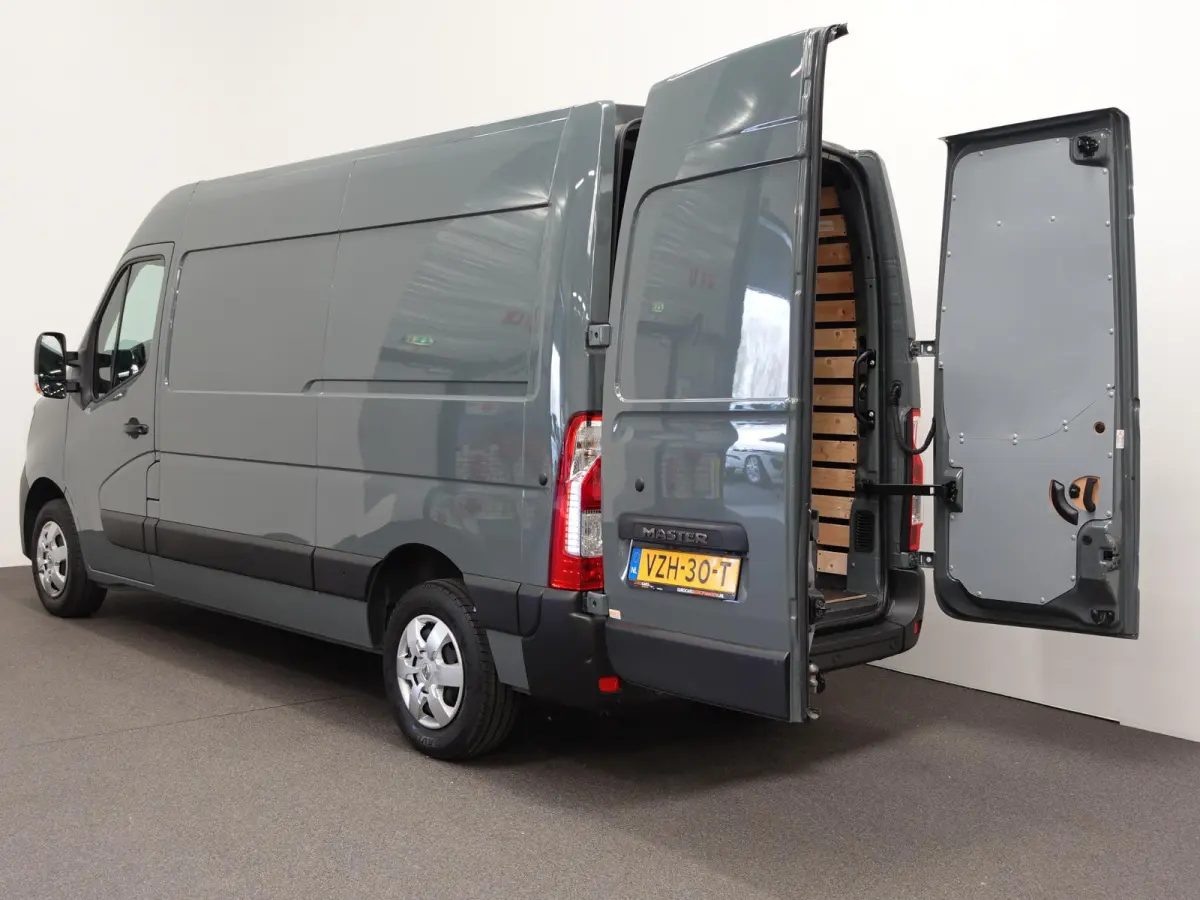 T35 150PK L2H2 Energy Work Edition Automaat Airco Cruise Camera Navi Parkeersensoren Trekhaak