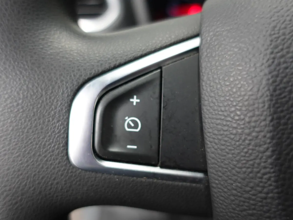 T35 150PK L2H2 Energy Work Edition Automaat Airco Cruise Camera Navi Parkeersensoren Trekhaak