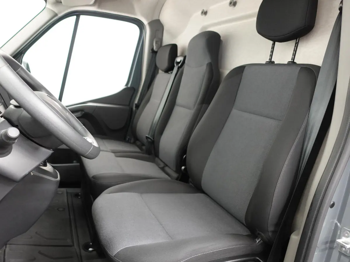 T35 150PK L2H2 Energy Work Edition Automaat Airco Cruise Camera Navi Parkeersensoren Trekhaak