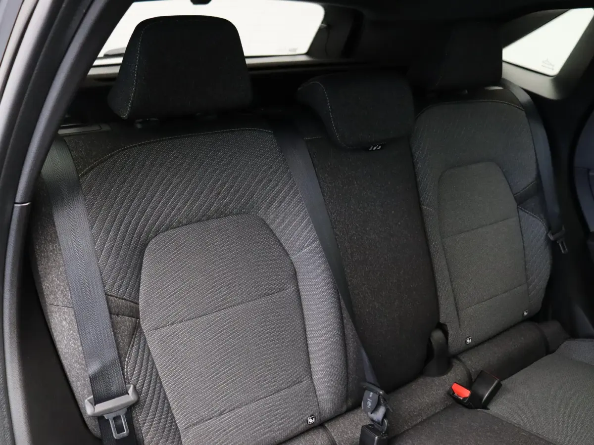 E-Tech full hybrid 160pk techno | Vijf jaar garantie | Stoel- en stuurwielverwarming | Elek. achterklep |