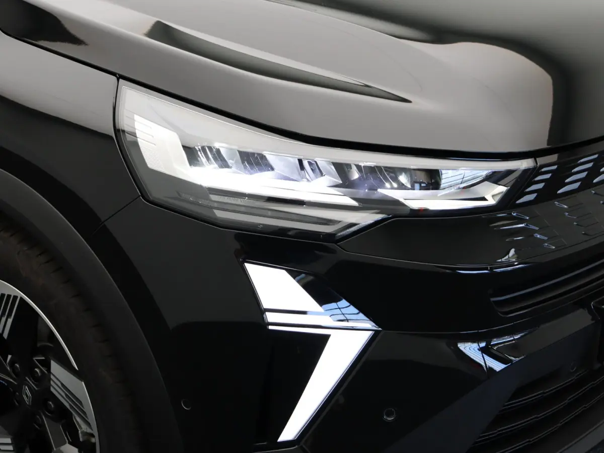 E-Tech full hybrid 160pk techno | Vijf jaar garantie | Stoel- en stuurwielverwarming | Elek. achterklep |