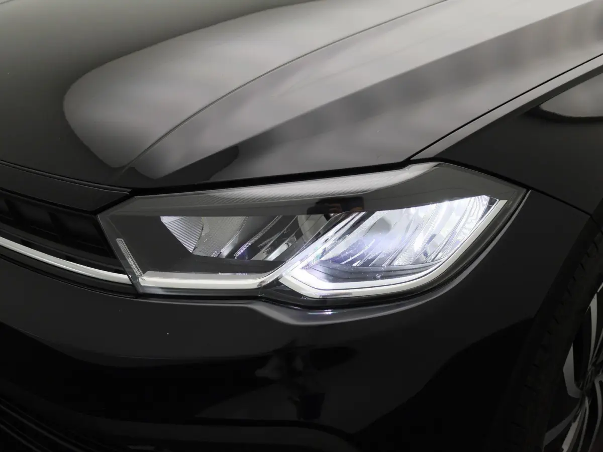 1.0 TSI Life 95 PK | Apple Carplay | Android Auto | Airco | Parkeersensoren | Stoelverwarming | 15'' LM velgen | Digitale Cockpit | App Connect |