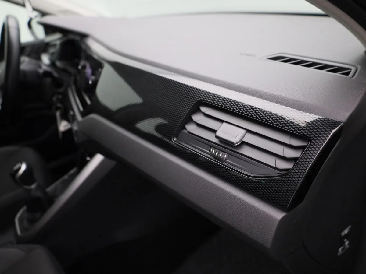 1.0 TSI Life 95 PK | Apple Carplay | Android Auto | Airco | Parkeersensoren | Stoelverwarming | 15'' LM velgen | Digitale Cockpit | App Connect |