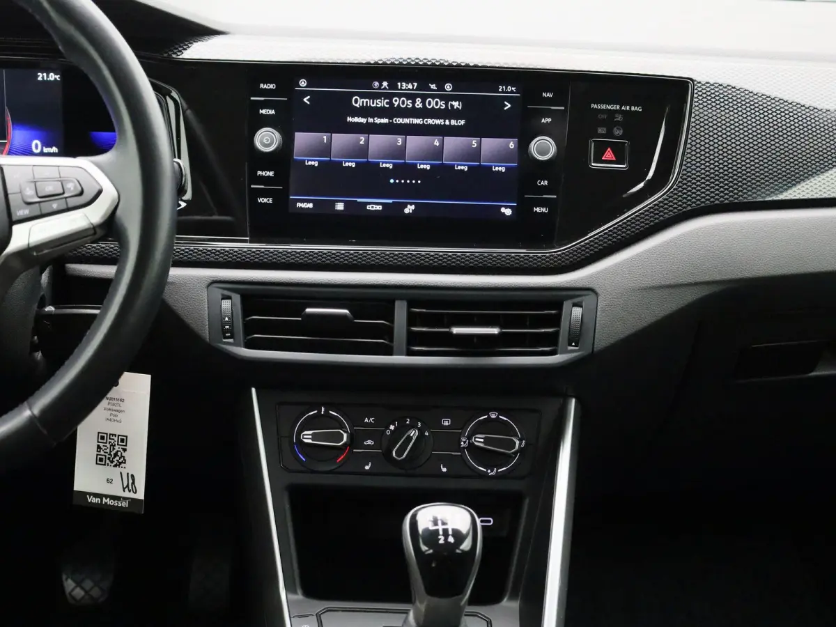 1.0 TSI Life 95 PK | Apple Carplay | Android Auto | Airco | Parkeersensoren | Stoelverwarming | 15'' LM velgen | Digitale Cockpit | App Connect |