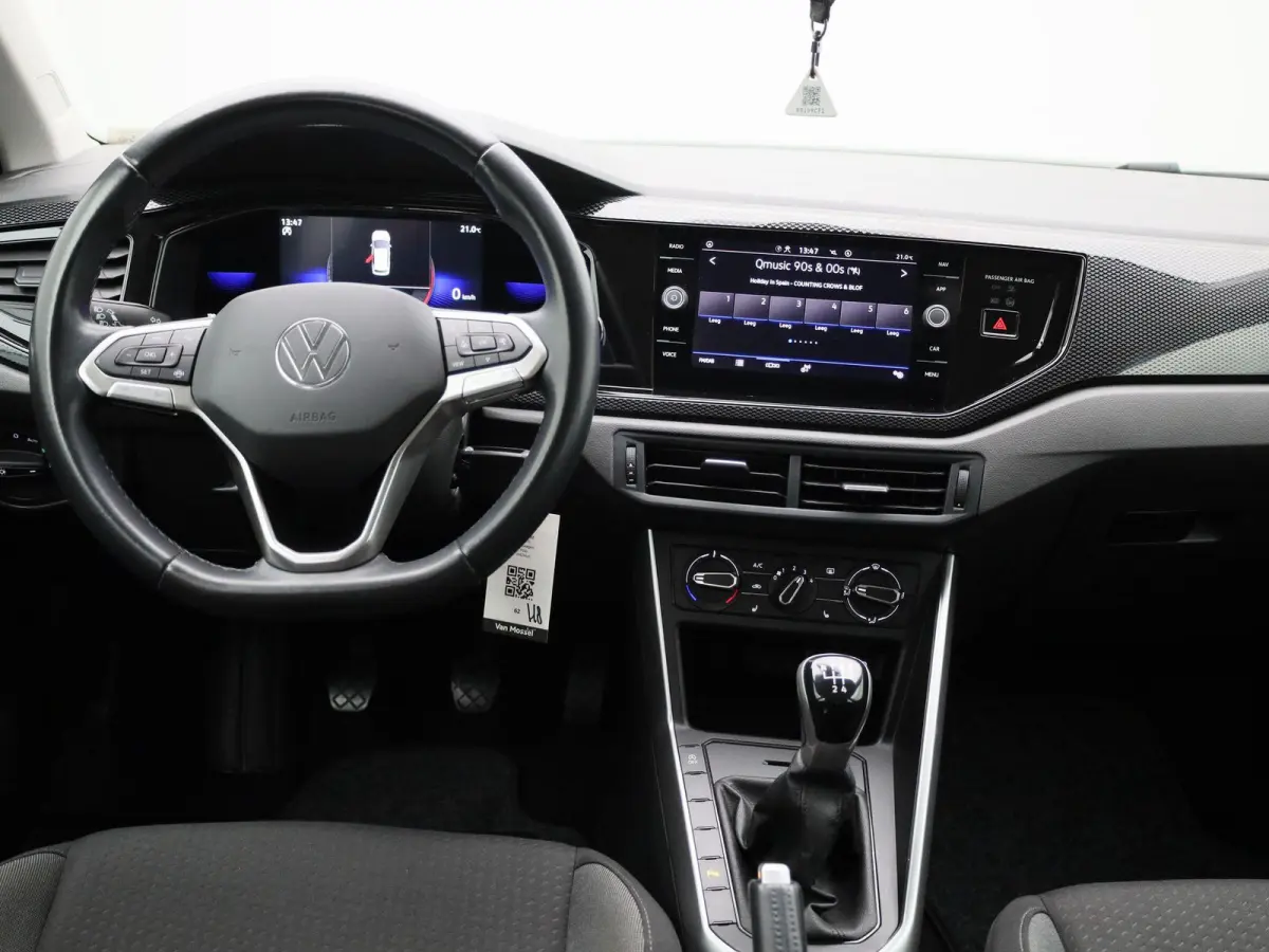 1.0 TSI Life 95 PK | Apple Carplay | Android Auto | Airco | Parkeersensoren | Stoelverwarming | 15'' LM velgen | Digitale Cockpit | App Connect |