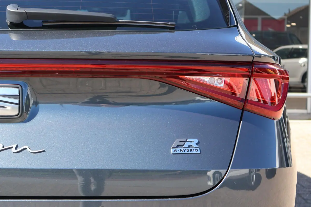 1.5 TSI e-Hybrid 204pk FR Business | Panoramadak | Safe Drive Pack
