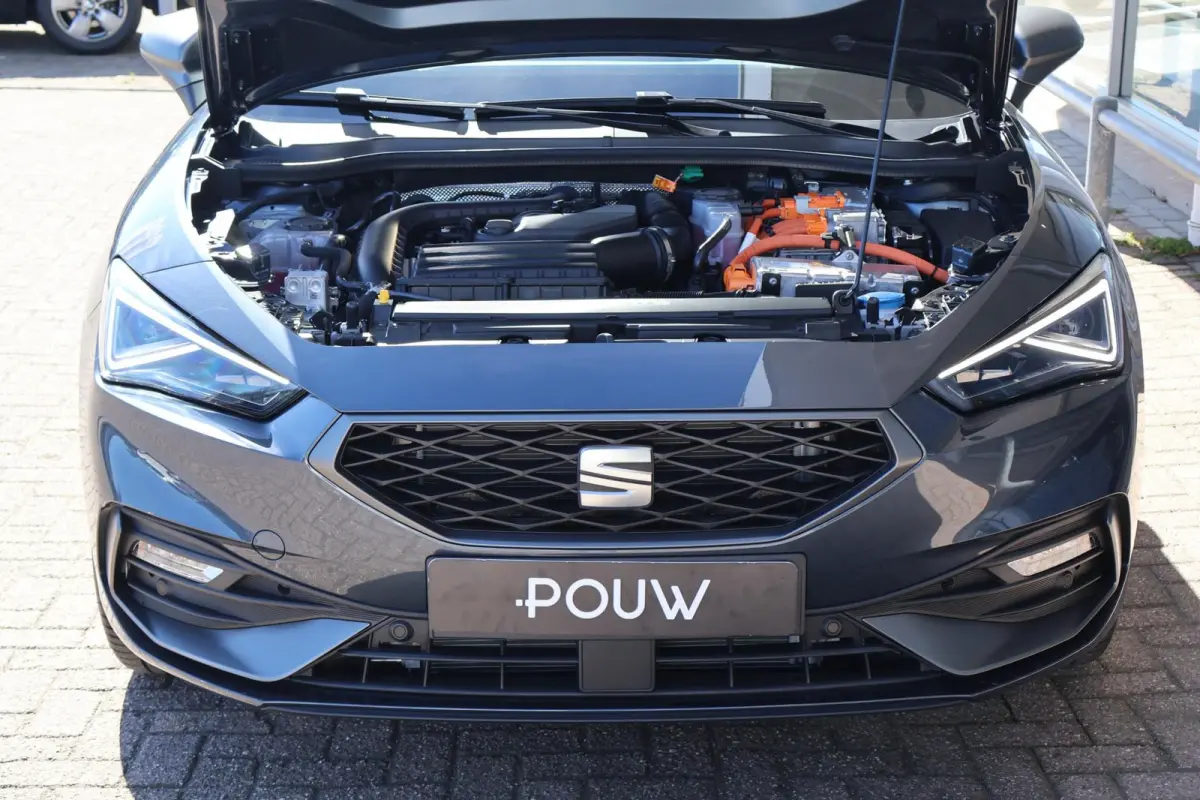 1.5 TSI e-Hybrid 204pk FR Business | Panoramadak | Safe Drive Pack