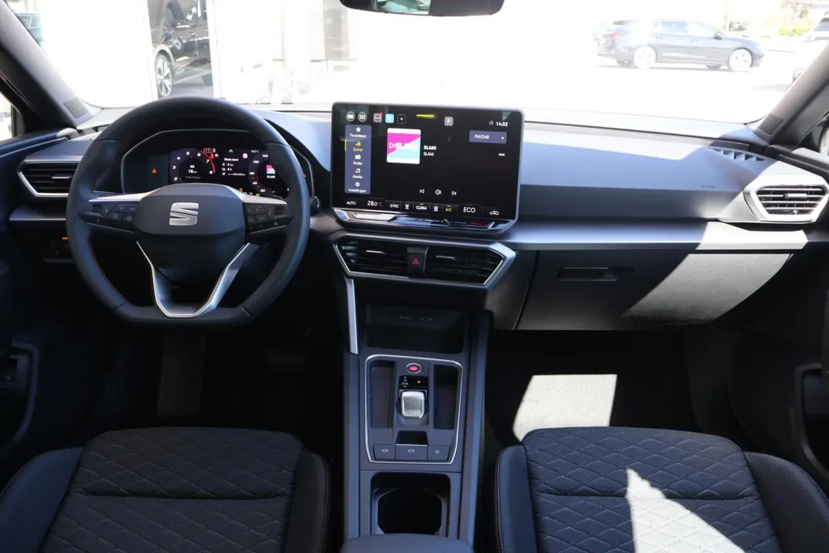 1.5 TSI e-Hybrid 204pk FR Business | Panoramadak | Safe Drive Pack