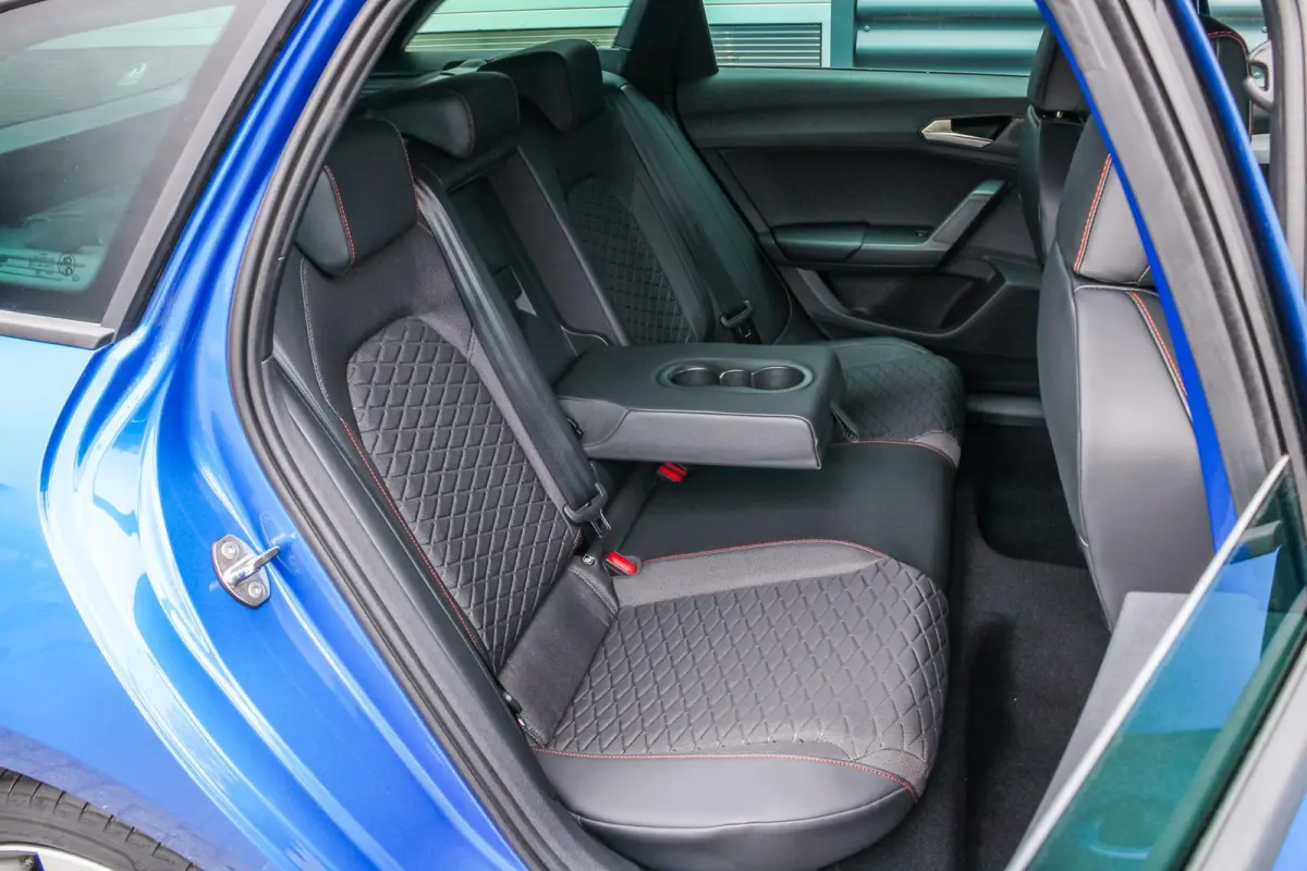 1.5 TSI 204pk e-Hybrid FR Business | Technology Pack | 18" Velgen