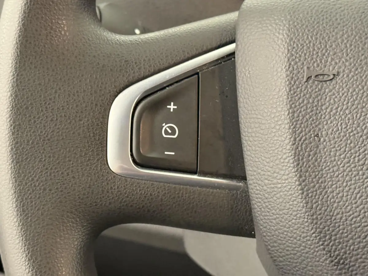 T33 2.3 dCi 135 L2H2 Airco Cruise control Parkeersensoren Navigatie Trekhaak