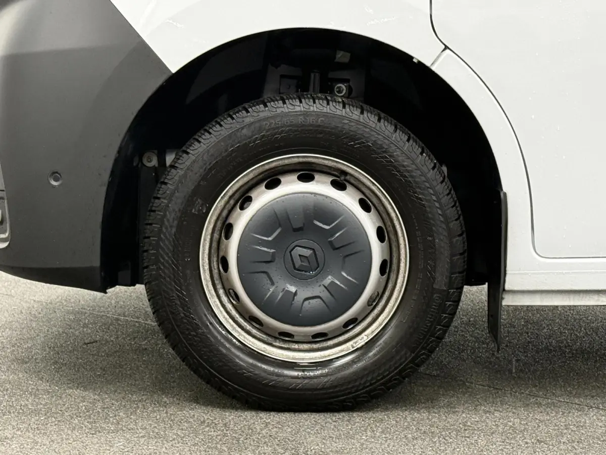 T33 2.3 dCi 135 L2H2 Airco Cruise control Parkeersensoren Navigatie Trekhaak
