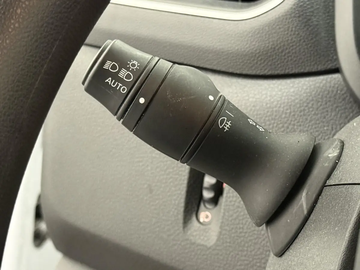 T33 2.3 dCi 135 L2H2 Airco Cruise control Parkeersensoren Navigatie Trekhaak