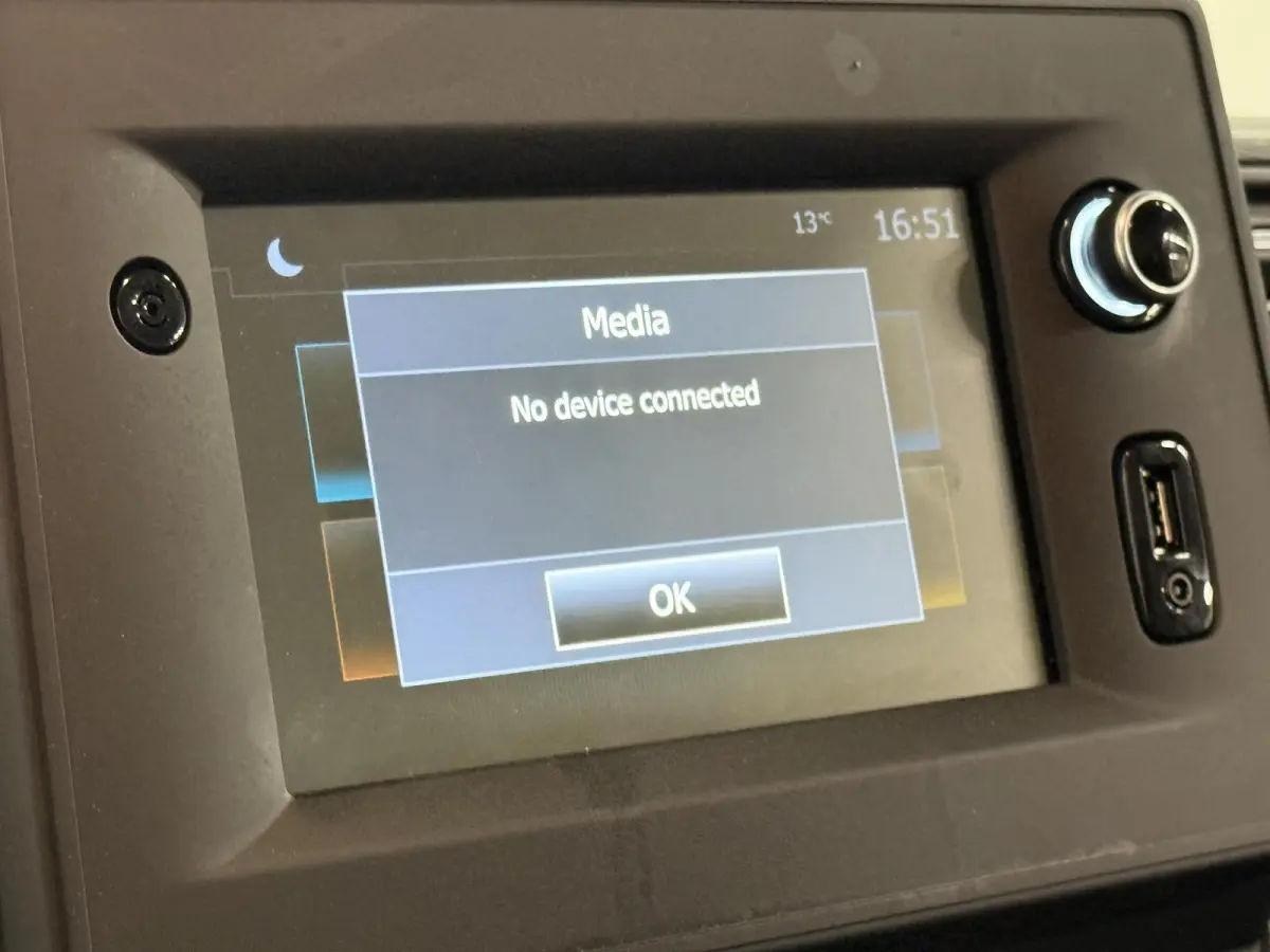 T33 2.3 dCi 135 L2H2 Airco Cruise control Parkeersensoren Navigatie Trekhaak