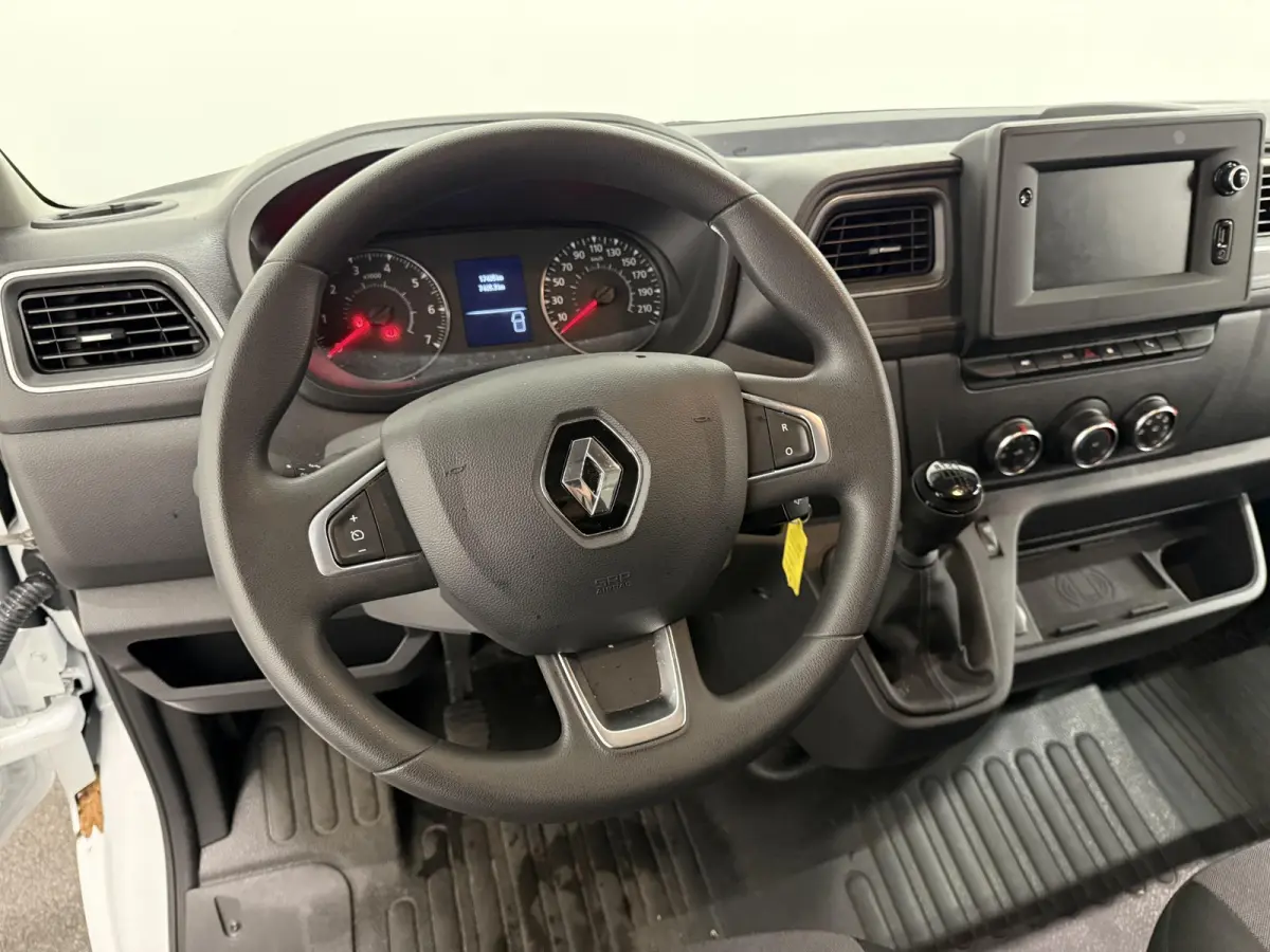 T33 2.3 dCi 135 L2H2 Airco Cruise control Parkeersensoren Navigatie Trekhaak