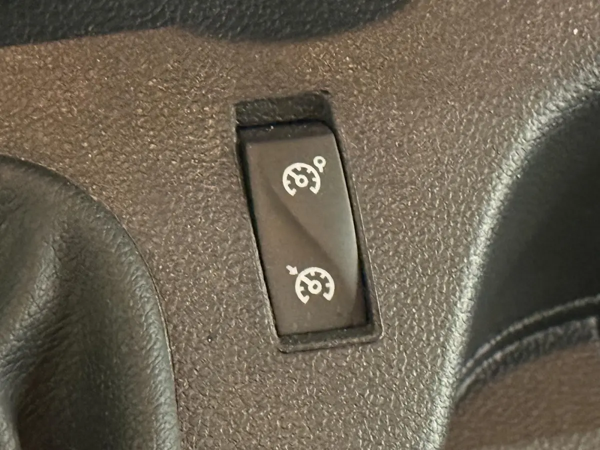 T33 2.3 dCi 135 L2H2 Airco Cruise control Parkeersensoren Navigatie Trekhaak