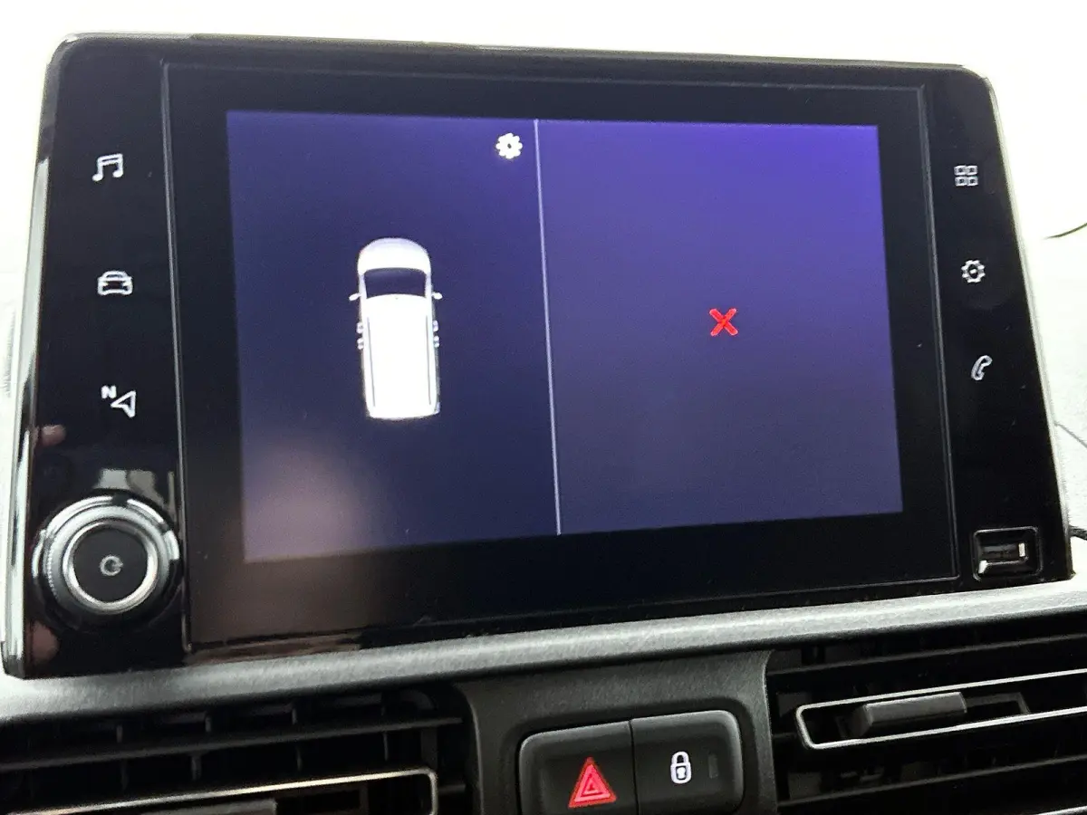 130pk L1 Automaat Apple Carplay Trekhaak Parkeersensoren Airco Cruise control 2-zits