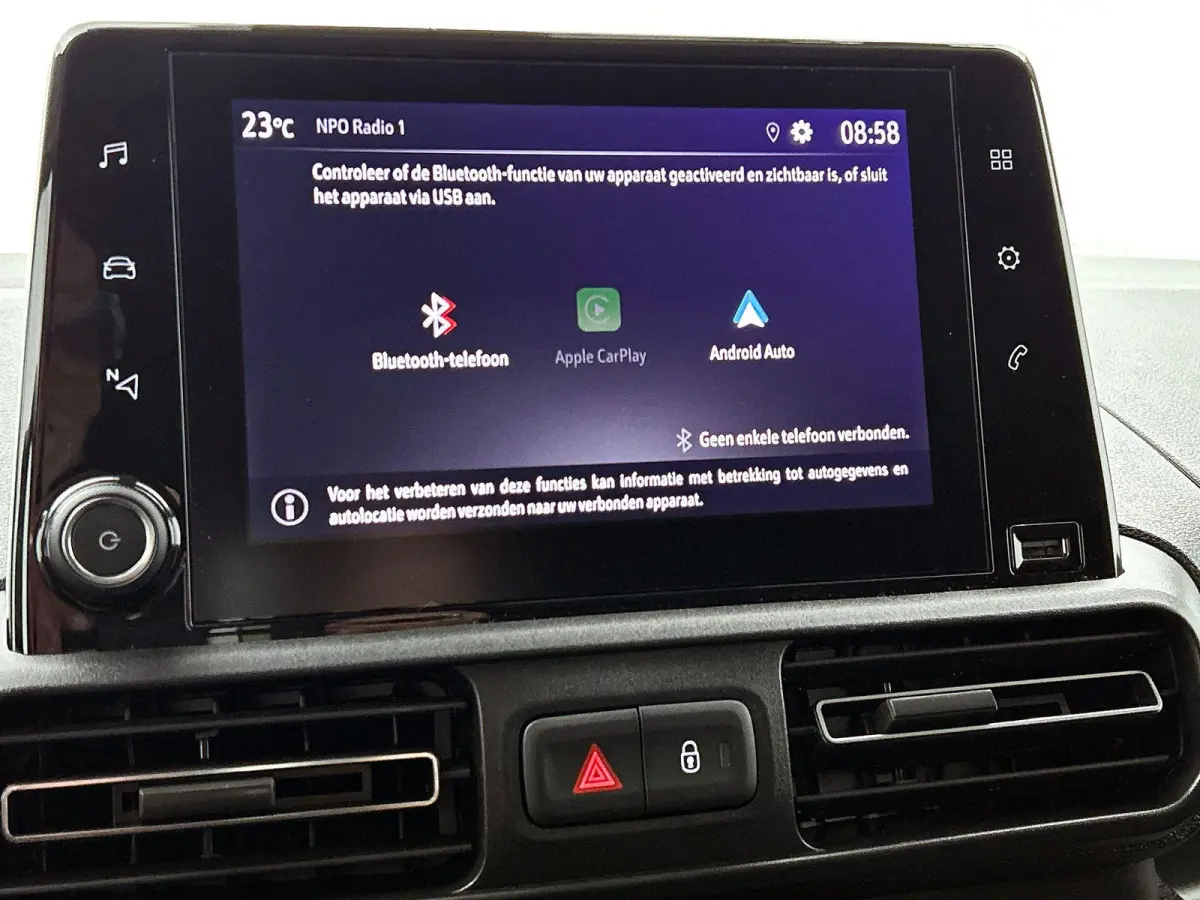 130pk L1 Automaat Apple Carplay Trekhaak Parkeersensoren Airco Cruise control 2-zits