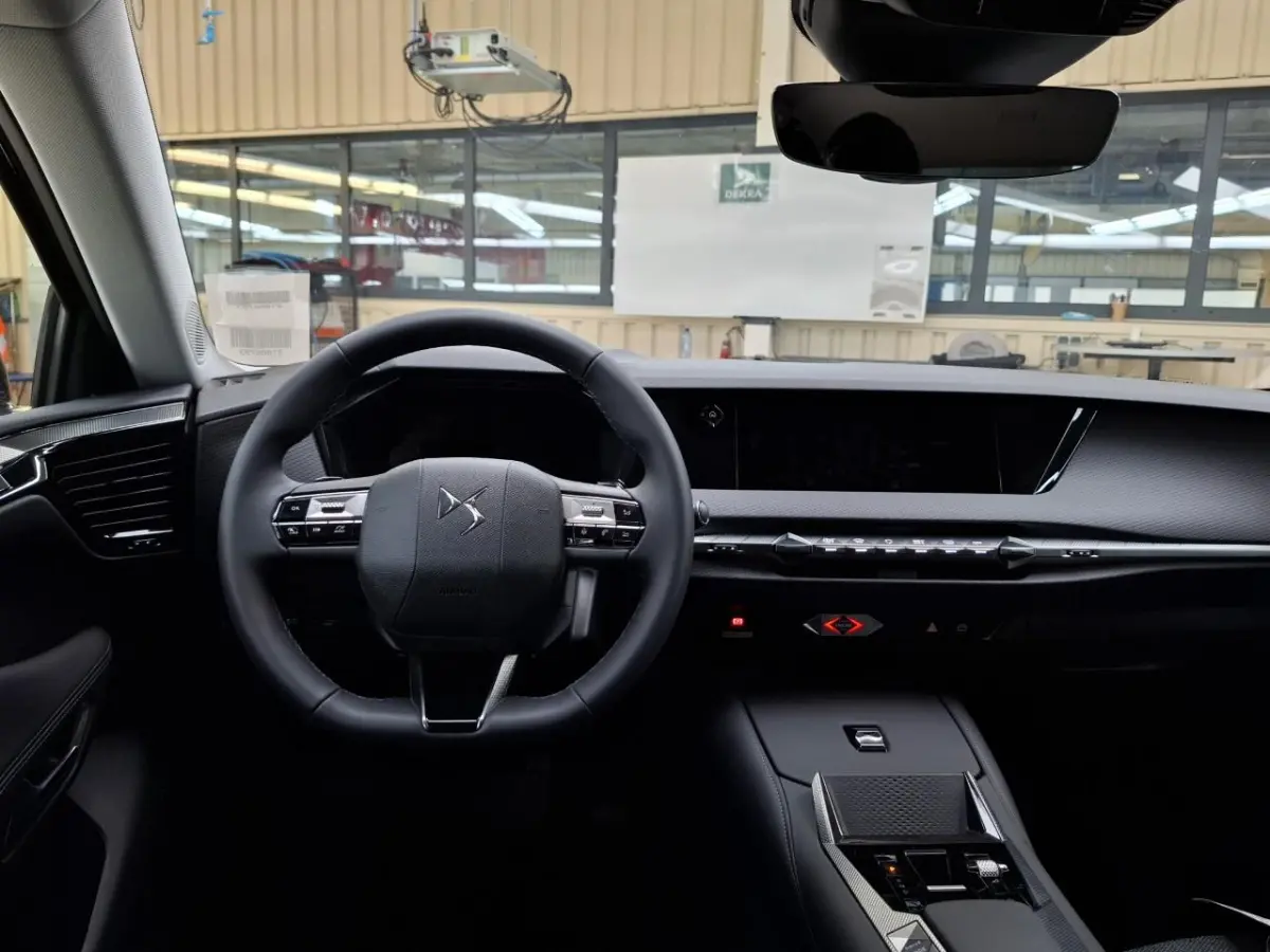 E-Tense Pallas Comfort Tech Pack 58.3 kWh 99% SOH | 8 Jaar Garantie | Elektrisch Verstelbare Bestuurderstoel | 19" Lichtmetalen Velgen | 360* Graden Camera | Parkeersensoren Voor en Achter |