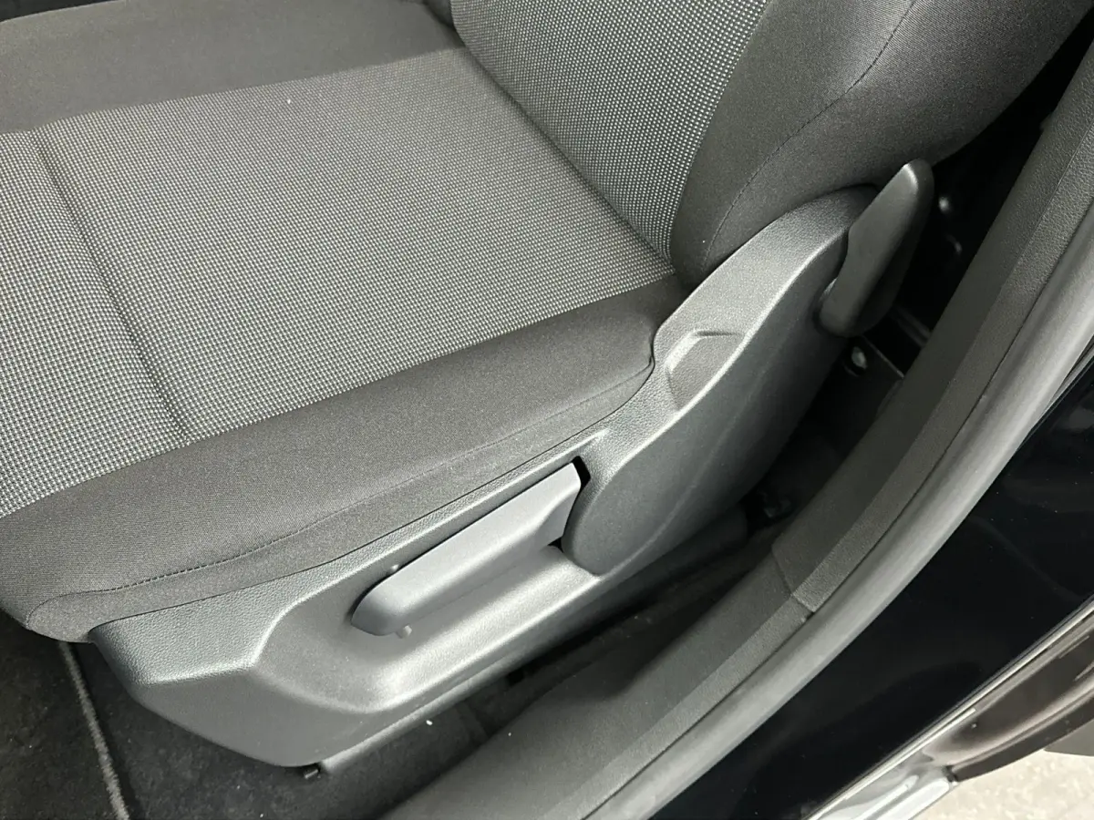 136 L1 50kWh | Camera | Cruise Control | Apple Carplay&Android Auto | Houten Laadvloer