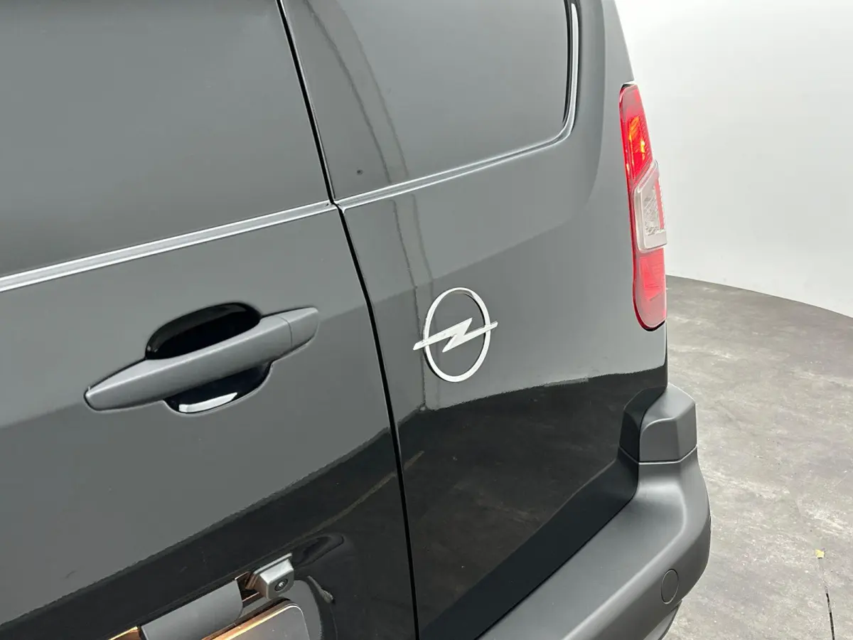 136 L1 50kWh | Camera | Cruise Control | Apple Carplay&Android Auto | Houten Laadvloer