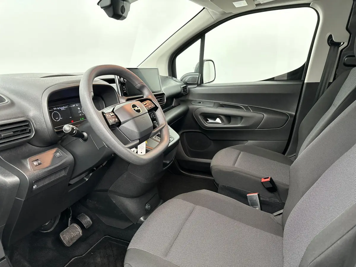 136 L1 50kWh | Camera | Cruise Control | Apple Carplay&Android Auto | Houten Laadvloer