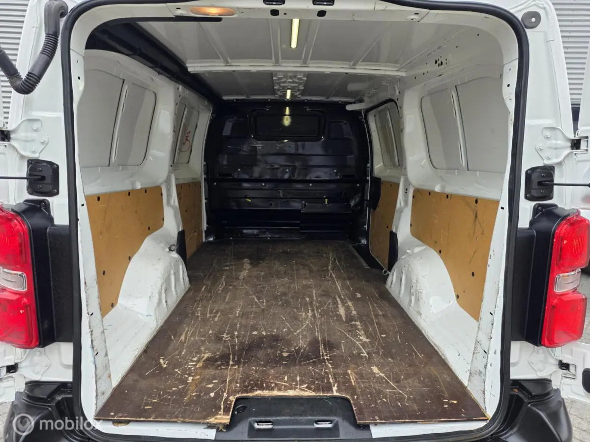 Bestel 231L 2.0 BlueHDI 120 Premium