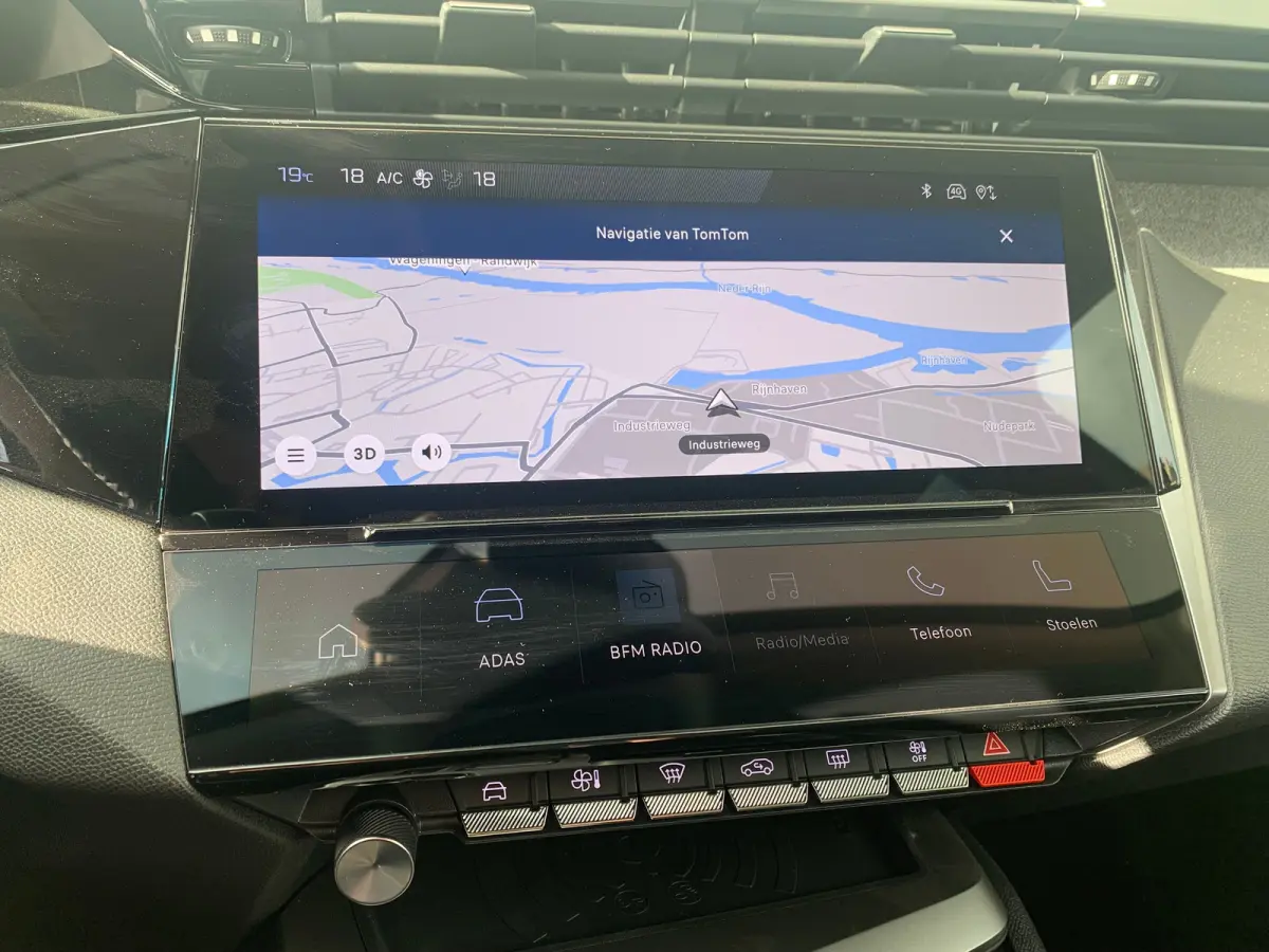 1.6 Plug-in Hybrid 180 Allure Avantage Airco | 360 Camera | Cruise Control Adaptief | 7,4kW Lader | Keyless | Navi | PDC V&A | Stoelverwarming |