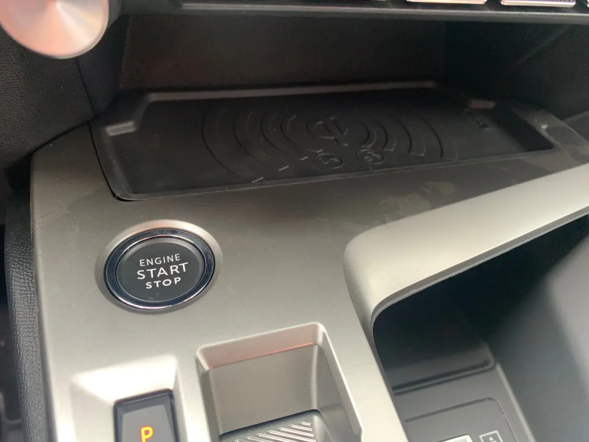 1.6 Plug-in Hybrid 180 Allure Avantage Airco | 360 Camera | Cruise Control Adaptief | 7,4kW Lader | Keyless | Navi | PDC V&A | Stoelverwarming |