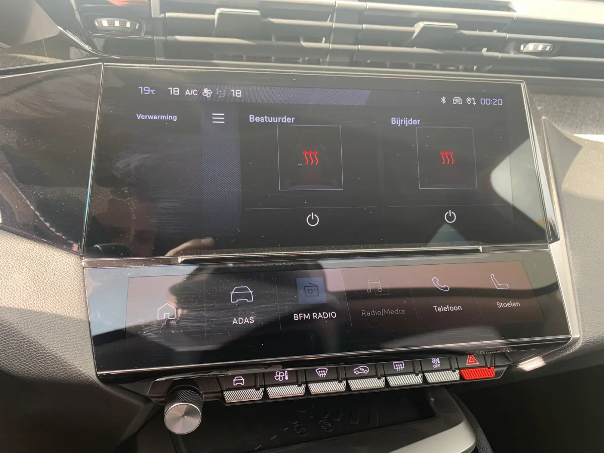 1.6 Plug-in Hybrid 180 Allure Avantage Airco | 360 Camera | Cruise Control Adaptief | 7,4kW Lader | Keyless | Navi | PDC V&A | Stoelverwarming |