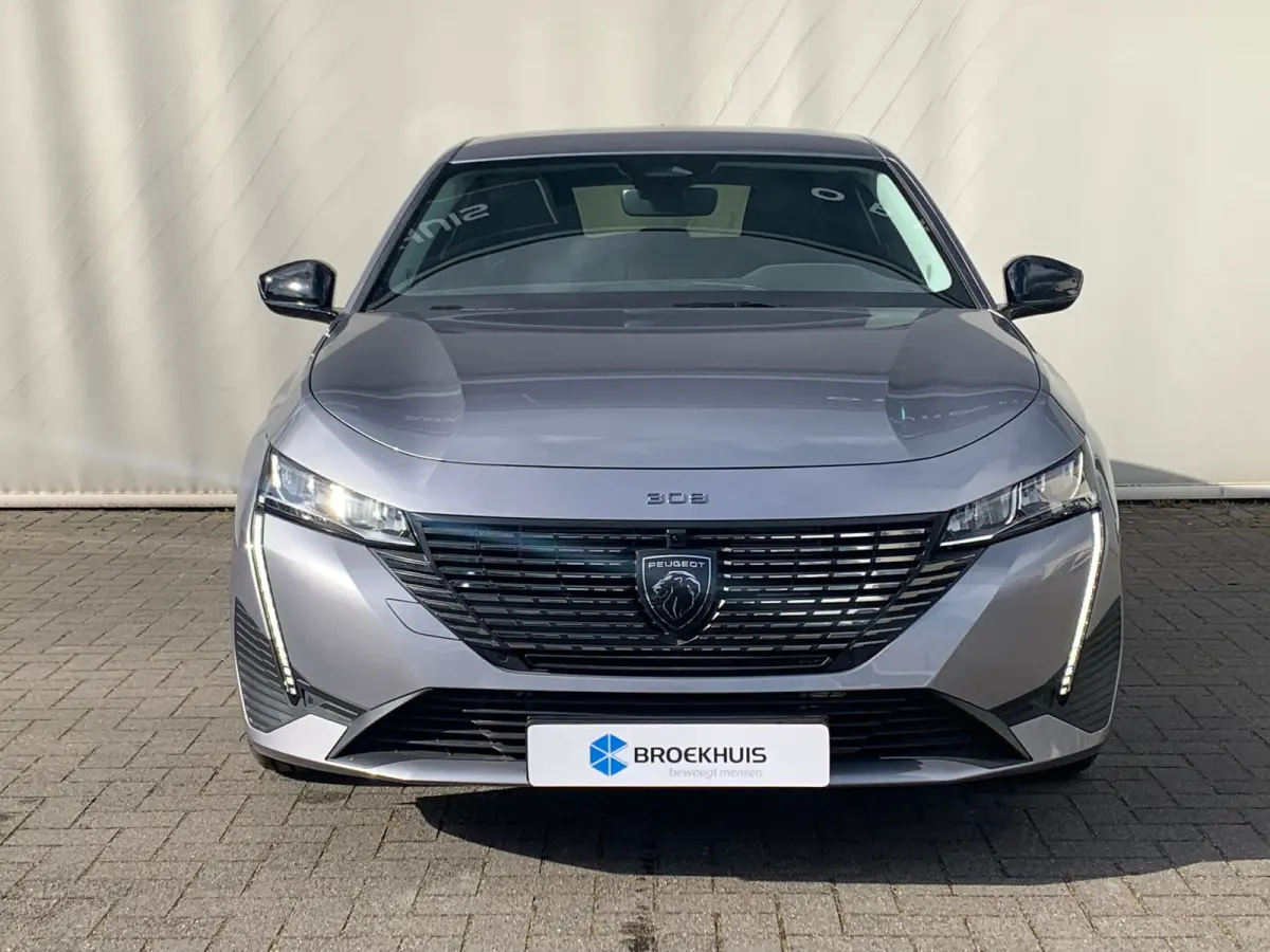 1.6 Plug-in Hybrid 180 Allure Avantage Airco | 360 Camera | Cruise Control Adaptief | 7,4kW Lader | Keyless | Navi | PDC V&A | Stoelverwarming |