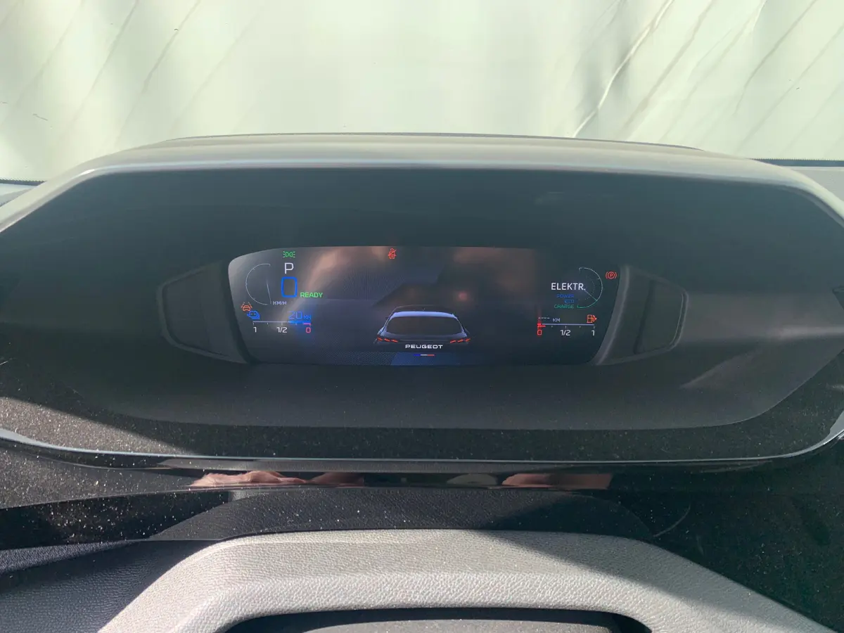 1.6 Plug-in Hybrid 180 Allure Avantage Airco | 360 Camera | Cruise Control Adaptief | 7,4kW Lader | Keyless | Navi | PDC V&A | Stoelverwarming |