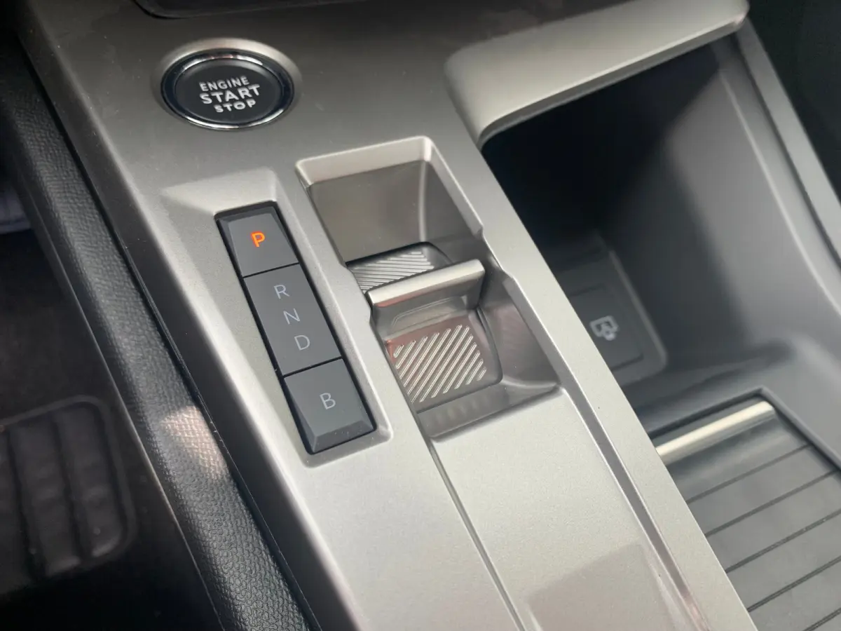 1.6 Plug-in Hybrid 180 Allure Avantage Airco | 360 Camera | Cruise Control Adaptief | 7,4kW Lader | Keyless | Navi | PDC V&A | Stoelverwarming |