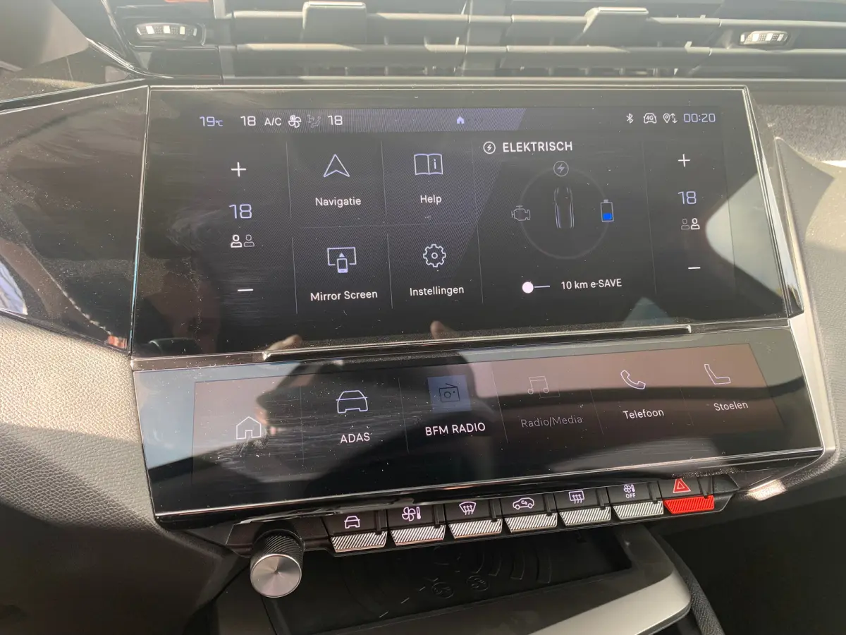 1.6 Plug-in Hybrid 180 Allure Avantage Airco | 360 Camera | Cruise Control Adaptief | 7,4kW Lader | Keyless | Navi | PDC V&A | Stoelverwarming |