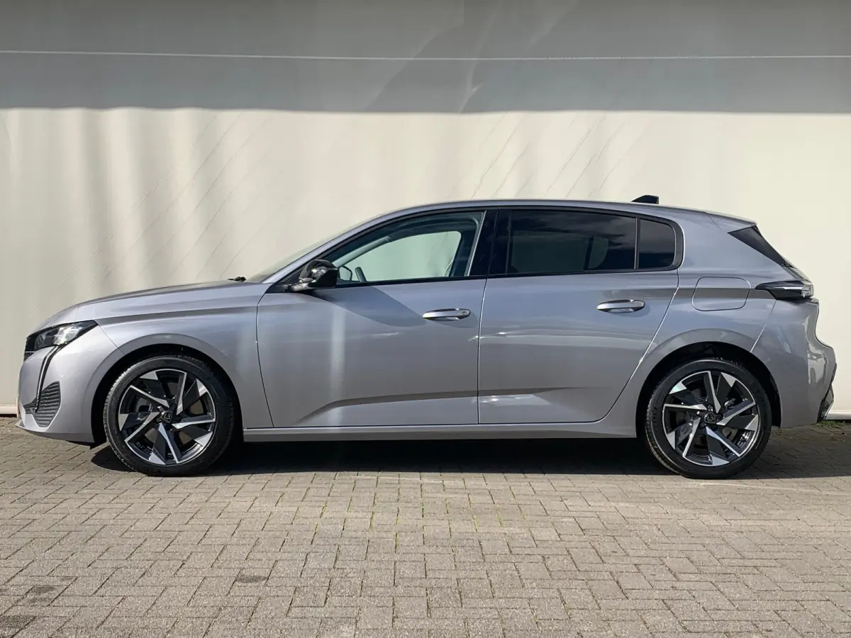 1.6 Plug-in Hybrid 180 Allure Avantage Airco | 360 Camera | Cruise Control Adaptief | 7,4kW Lader | Keyless | Navi | PDC V&A | Stoelverwarming |