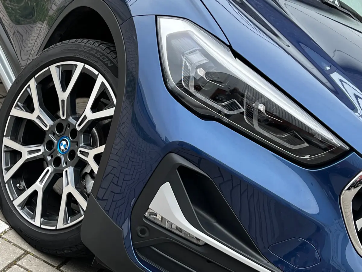 xDrive25e High Executive 220 PK Plug in Hybride | Panoramdak | Navigatie | 19" Velgen | Leder Int | Park Assist | DAB | Keyless | 1e Eigenaar!